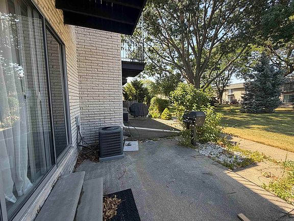 3rd image of 4446 Fifteen Mile Rd
