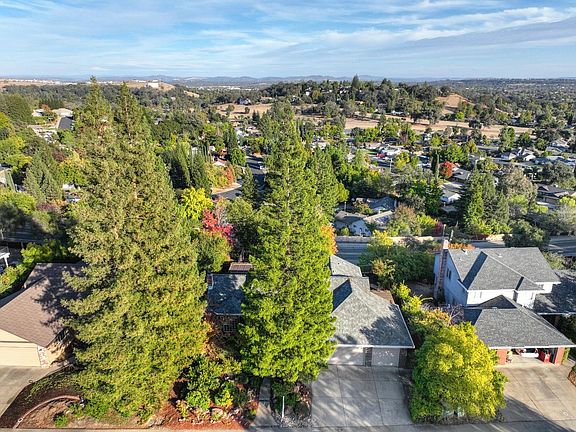 2nd image of 5655 Bluffs Dr