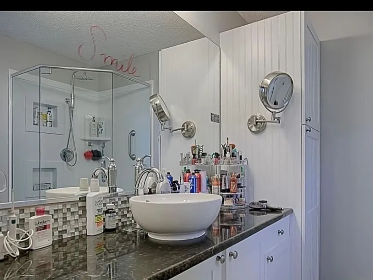 923 Oleander St — Photo 7