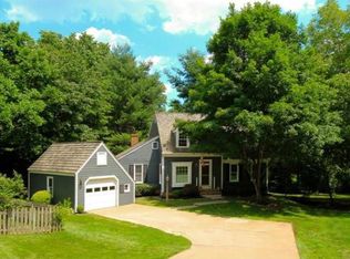 11695 Stockbridge Ln, Reston, VA 20194