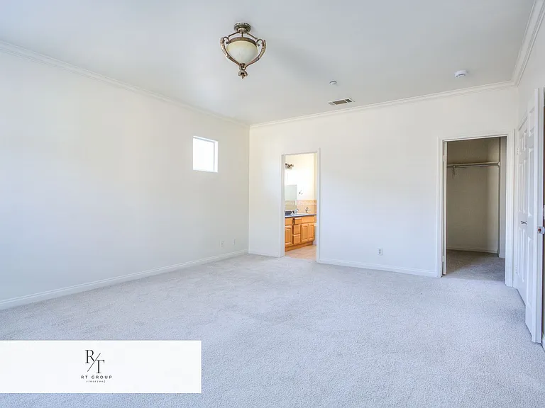 515 Florence Ave — Photo 22