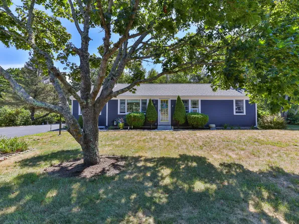 61 Branch Terrace, Marstons Mills, MA 02648