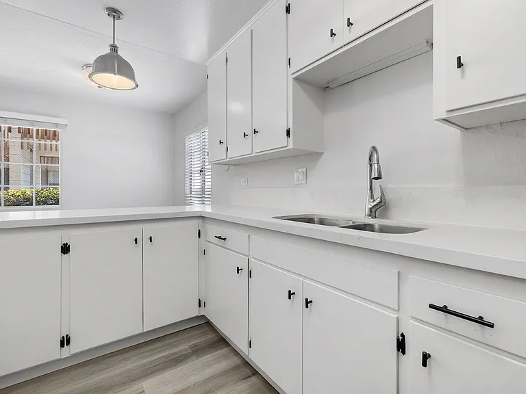 3820 Georgia St #8 — Photo 18