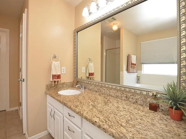 2911 Meadowglen Cv — Photo 41