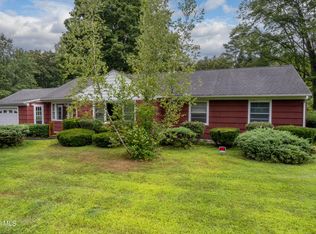 259 Pinewood Dr, Schenectady, NY 12303
