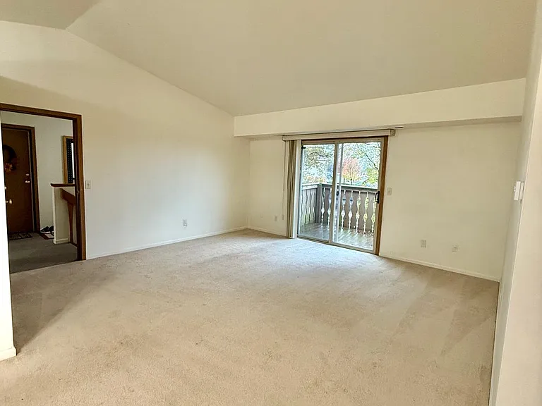 Country Village Apartments — Photo 23