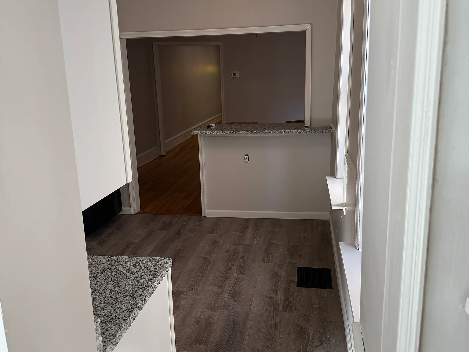 3 bed, 1320 sqft, $2,400 — Photo 3