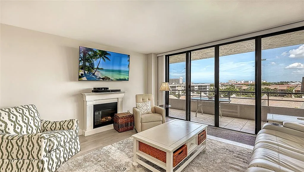 2 bed, 2.0 bath, 1489 sqft, $9,500 — Photo 3