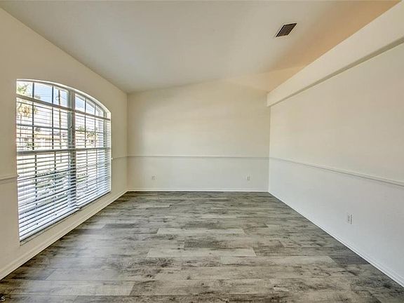 3rd image of 1214 SE 23rd Ter