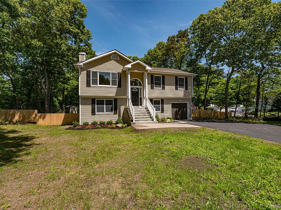 1st image of 25 Camelot Drive