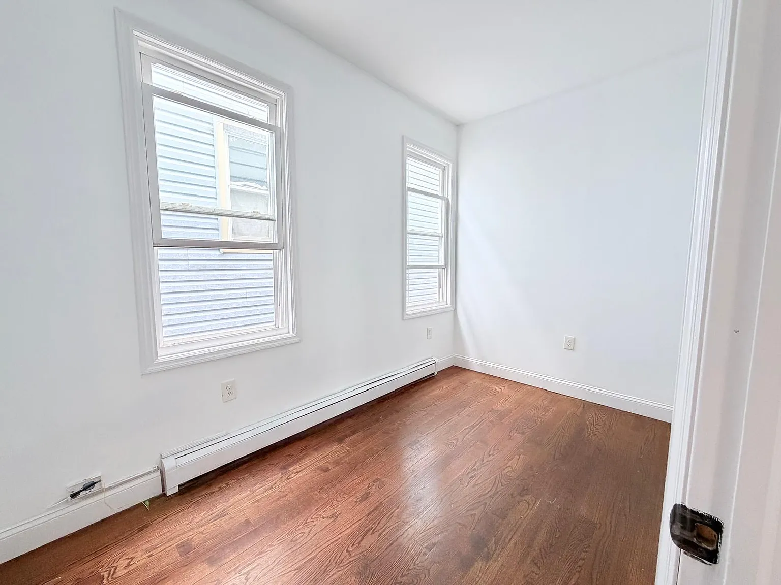 48 Gates Ave — Photo 4