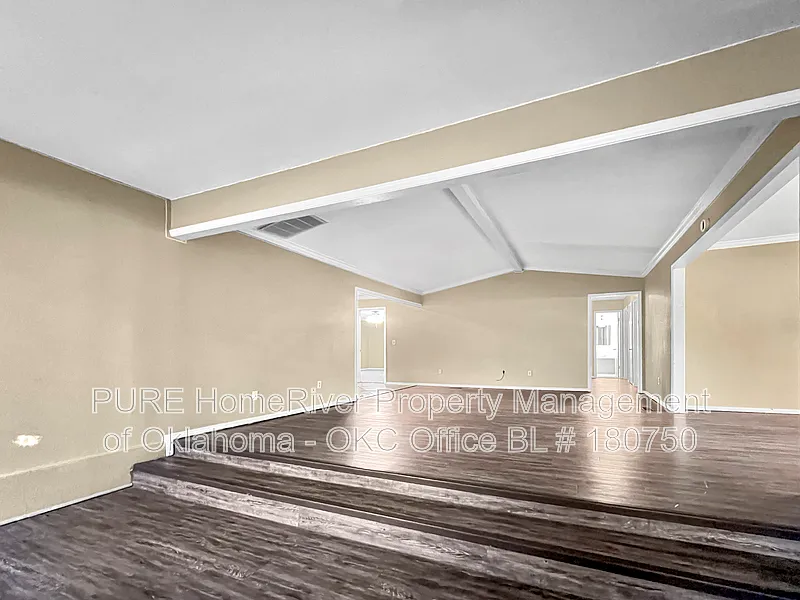 3 bed, 2.0 bath, 1913 sqft, $1,250 — Photo 3