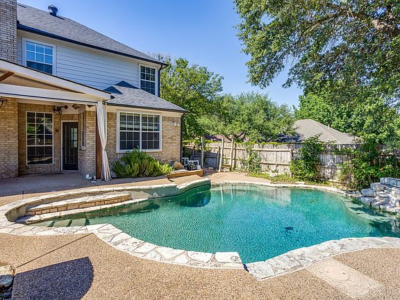 2nd image of 7501 Amhurst Cir