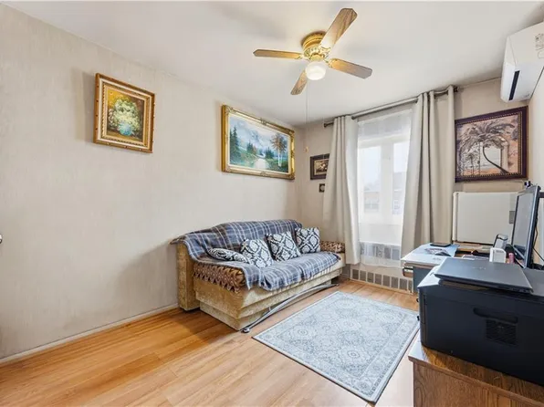 2666 Brown Street image 22 of 37