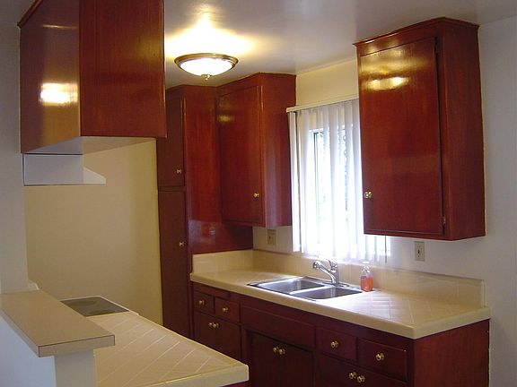 5th image of 1250 N Mentor Ave APT 2