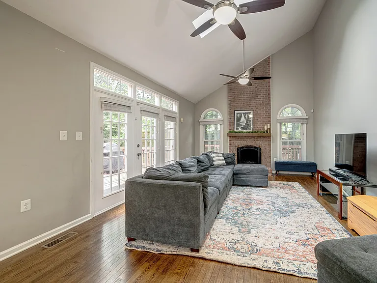 1219 Rowland Dr — Photo 23