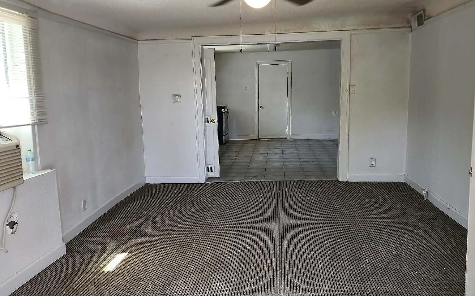 2 bed, 1.0 bath, 754 sqft, $1,100 — Photo 2
