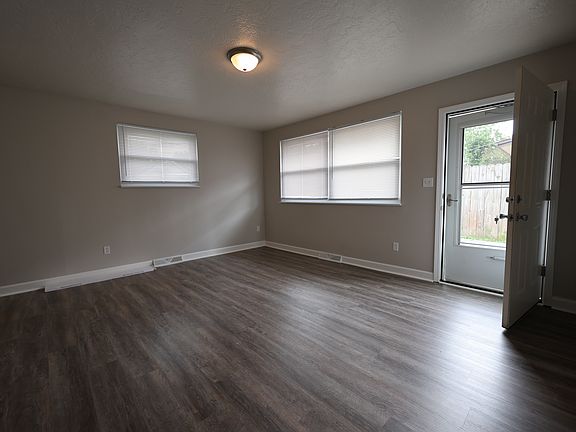 3rd image of 1504 Coventry Rd APT B