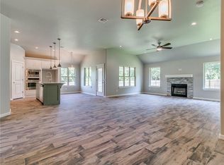 8551 Three Oaks Rd, Edmond, OK 73025