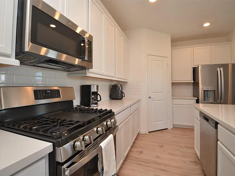 21830 Redwood Bluff Trl — Photo 12