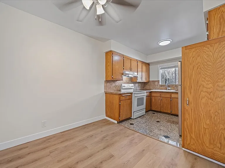 11661 Erwin St #19 — Photo 3
