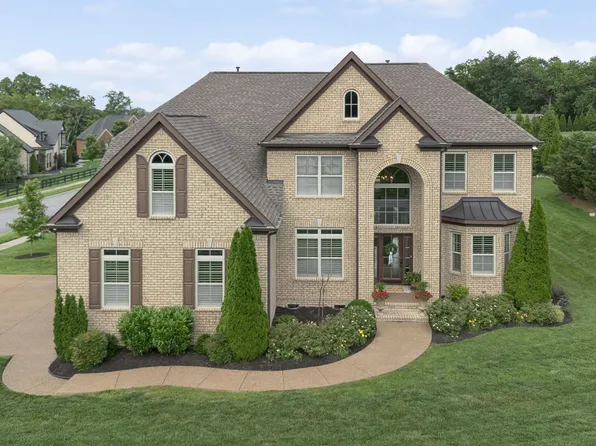 9201 Dutch Belted Ct, Nolensville, TN 37135