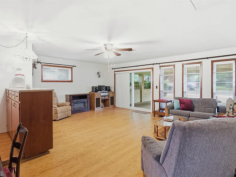 1335 Kathy Ave — Photo 21