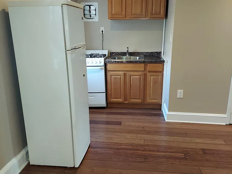 184 E Huntingdon St #3 — Photo 3