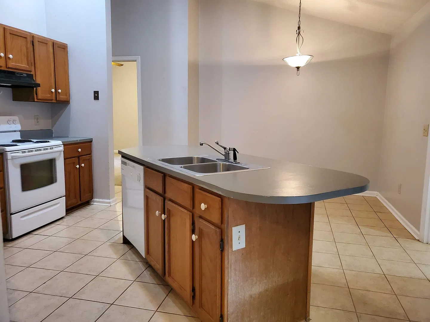 Just Listed! Single Family Home in Cary Woods! — Photo 3