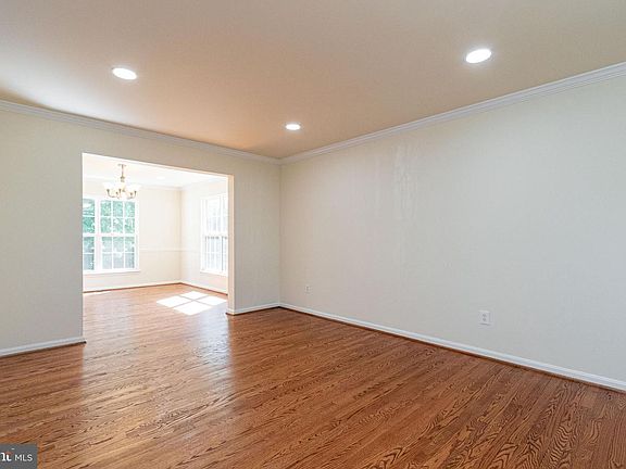 5th image of 14007 Ermine Ct