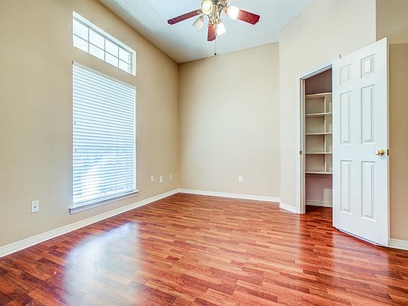 4th image of 1138 Rocky Brook Dr