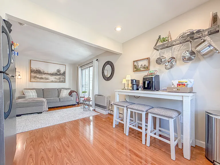 173 Pine St #2P — Photo 16