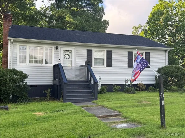 3530 Gilbert St, Hopewell, VA 23860