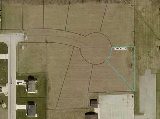 1520 W Serenity Trl, Bluffton, IN 46714