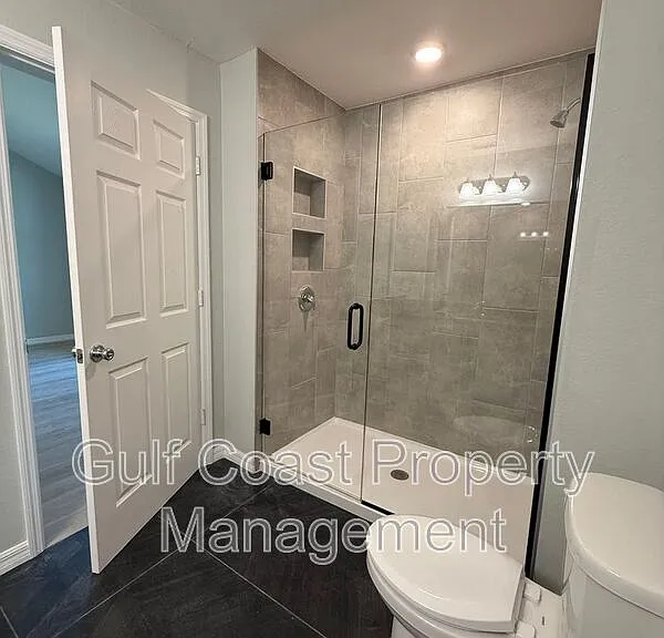 3294 W Price Blvd — Photo 23