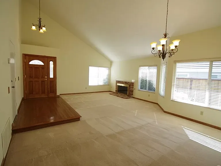 6797 Oak Forest Dr — Photo 10