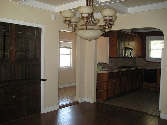 3rd image of 443 N Euclid Ave
