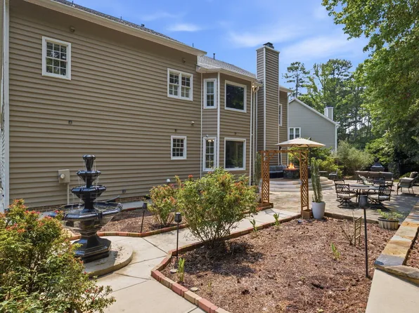 102 Pine Stroll Dr, Cary, NC 27519