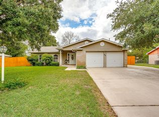 908 Darnell Ave, Benbrook, TX 76126