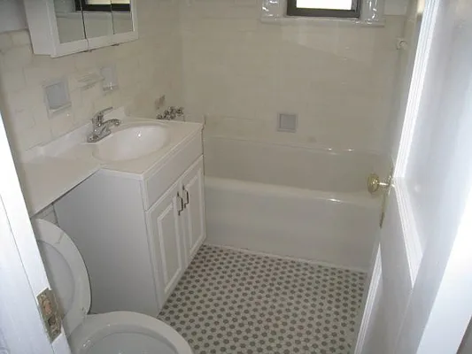 Rented by Alexiou Realty | media 5