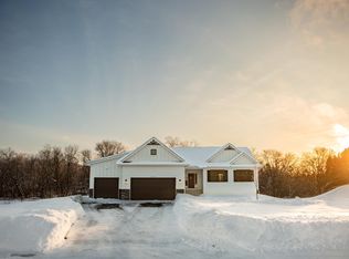 26377 Hunter Ave, Wyoming, MN 55092