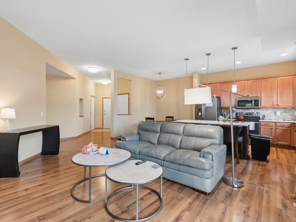 1244 County Road D E Unit 206, Maplewood, MN 55109