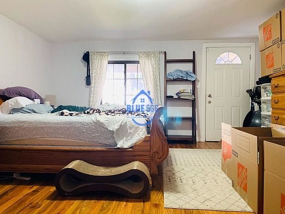 5th image of 250 Bainbridge St #1