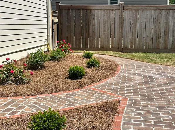 4 Georgetta Dr SE, Huntsville, AL 35801