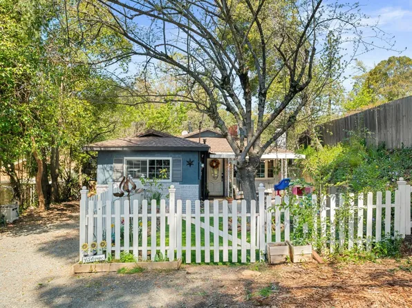 110 Cary Dr, Auburn, CA 95603