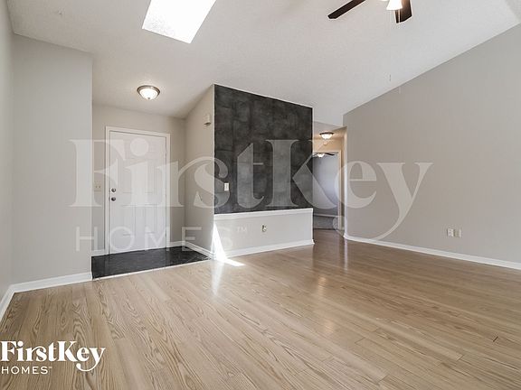 2nd image of 1698 Cedro Ave