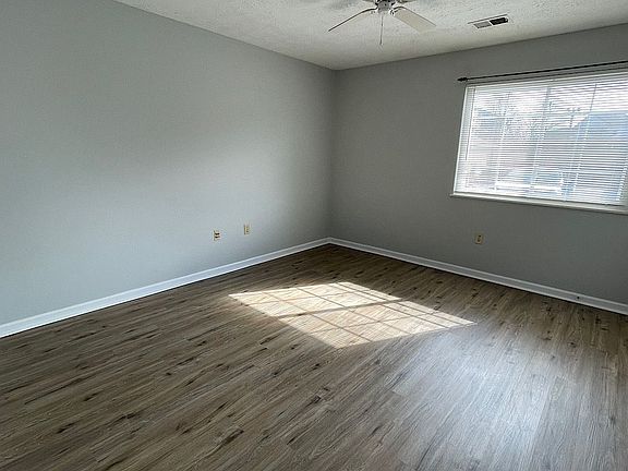 2nd image of 8314 Glenwillow Ln