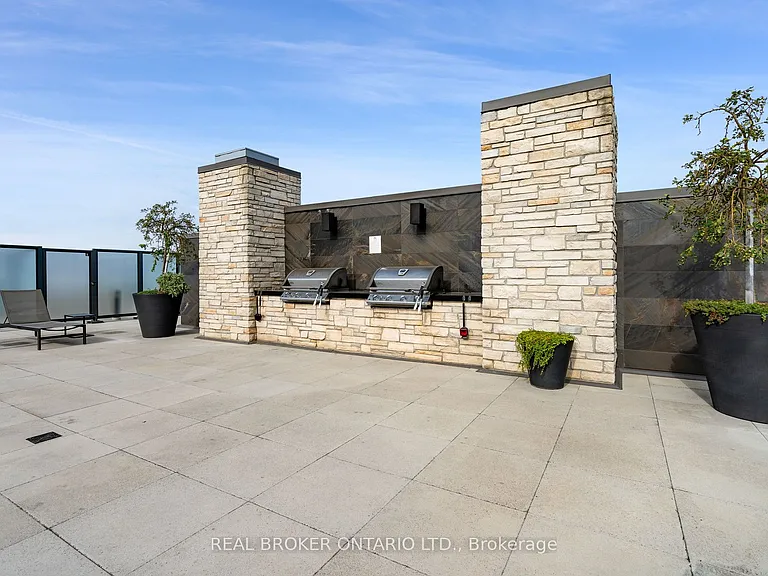 1190 Dundas St E #322 — Photo 12