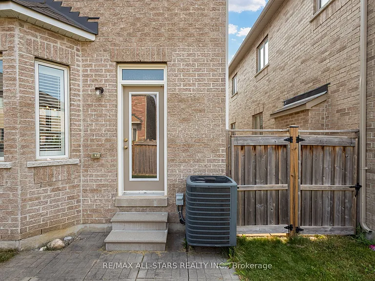 102 Creekland Ave — Photo 47