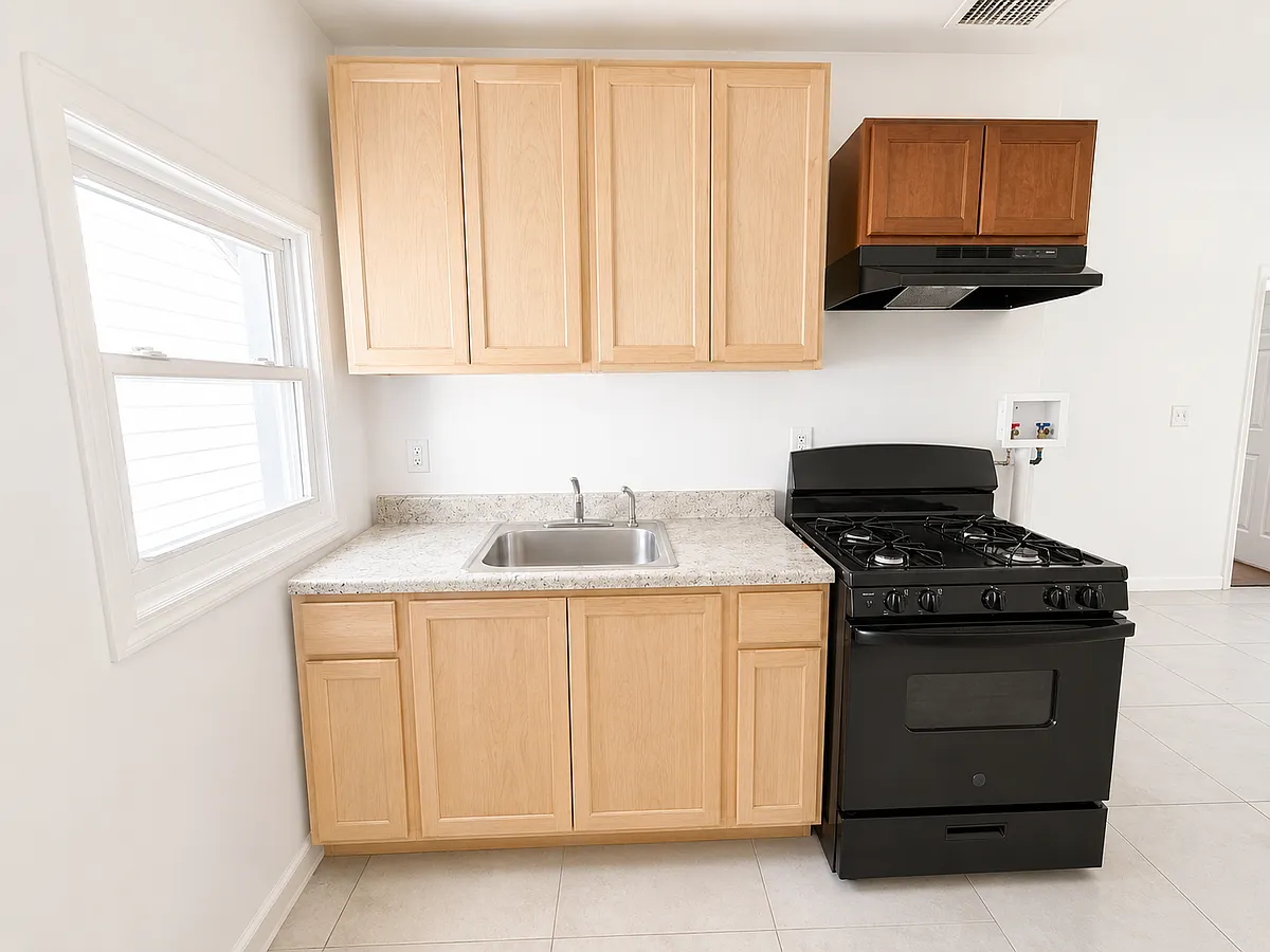 Building Photo - 37 Seymour Ave #3